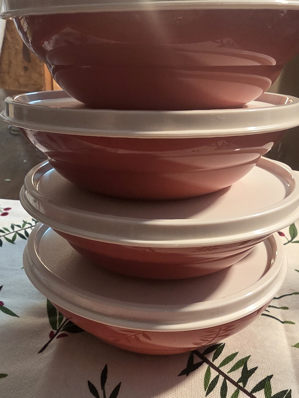 Tupperware Coral Pink Nesting Bowl Set with White Lids